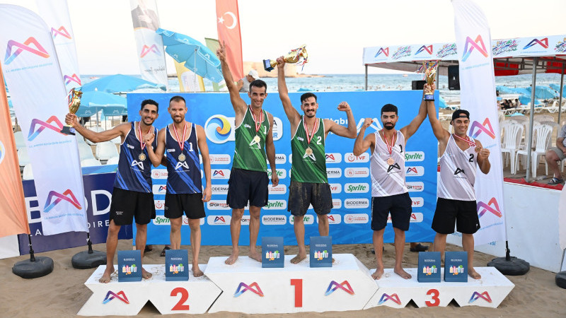 ŞAMPİYON TAKIMLAR KIZKALESİ’NDE KUPALARINI KALDIRDI