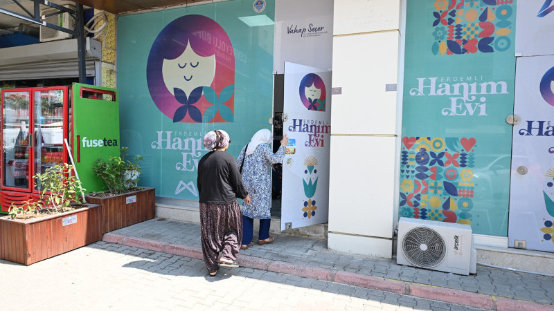KADINLAR ERDEMLİ HANIM EVİ’NDE EV KONFORU BULUYOR   