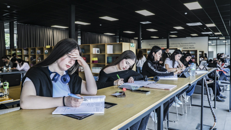 MERSİN BÜYÜKŞEHİR OKUMA SALONLARI GENÇLERİN 2. EVİ OLDU