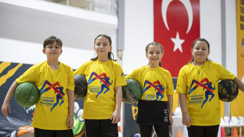 DÖRDÜZ KARDEŞLER BÜYÜKŞEHİR’İN SPOR KURSLARIYLA GELİŞİYOR VE SOSYALLEŞİYOR