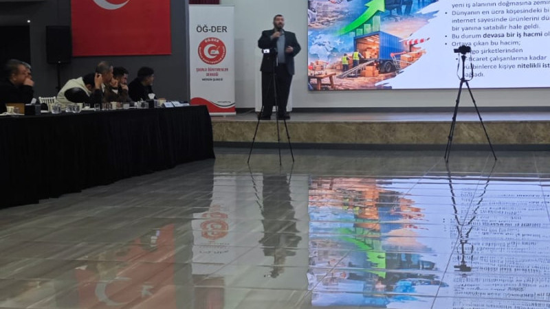 “GENÇLİĞİMİZİ ETKİLEYEN DİJİTAL RİSKLERİ EĞİTİM ŞÛRASINDA ELE ALDIK”