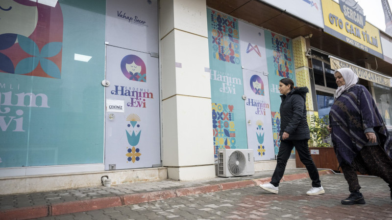 ERDEMLİ HANIMEVİ’NE KADINLARDAN YOĞUN İLGİ