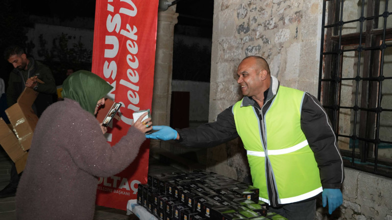 TARSUS’TA BERAT KANDİLİ BEREKETİ PAYLAŞILDI