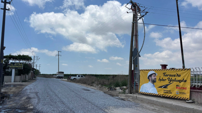 YUNUS EMRE MAHALLESİ’NDE DENİZE ULAŞIM YOLU YENİLENDİ