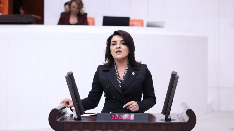 MERSİN MİLLETVEKİLİ GÜLCAN KIŞ: “BÜYÜYEN EKONOMİ DEĞİL, BORÇ”